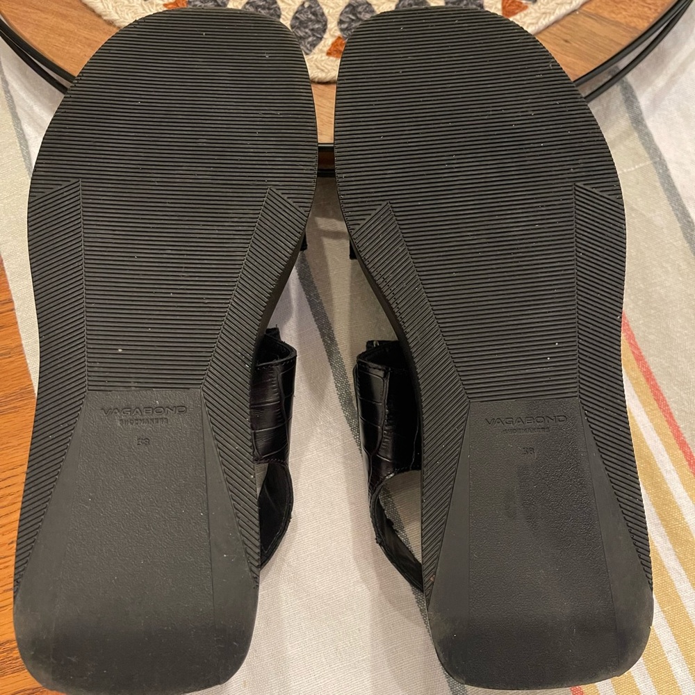 Vagabond Courtney Black Croco Platform Sandal - Picture 10 of 10